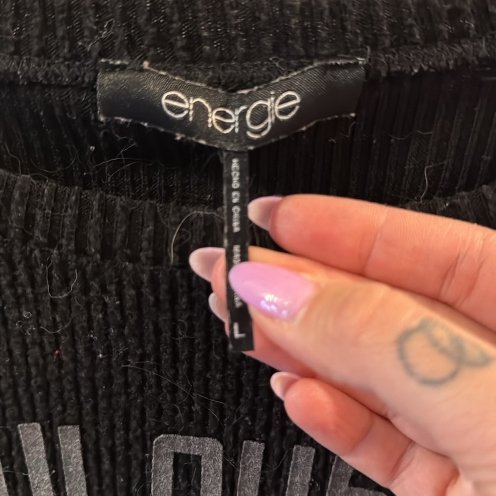 Sweater - Picture 2 of 3